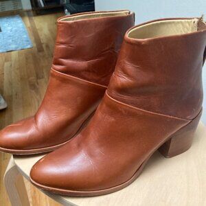 Nisolo Dari Boots in Nutmeg, Size 9